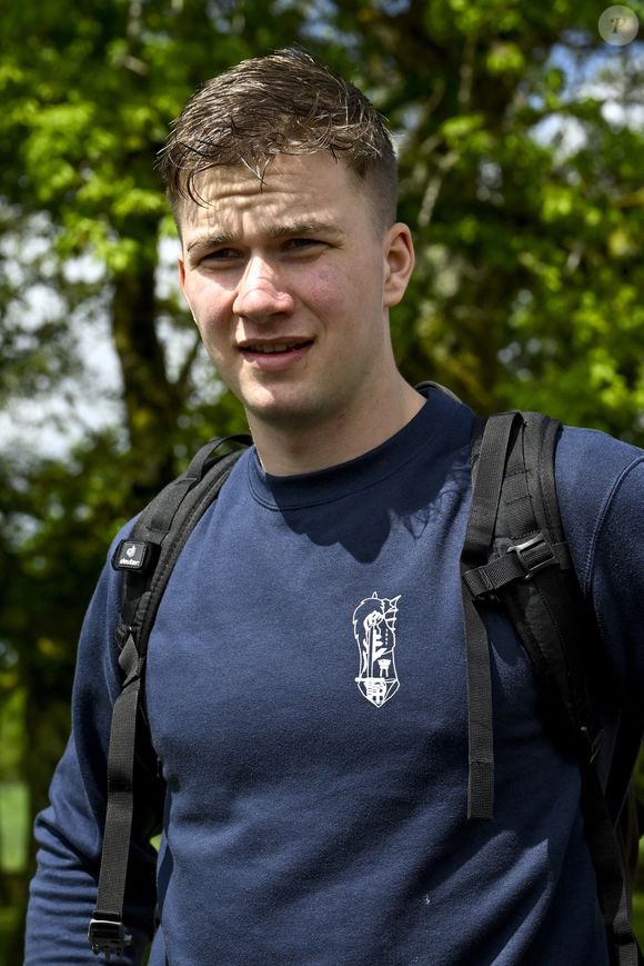 Le prince Gabriel photographié lors d'une marche royale le long d'une partie du célèbre chemin de pèlerinage "Camino de Compostela" à Saint-Jacques-de-Compostelle, en Espagne, le mercredi 16 avril 2025. Cette année, les souverains belges parcourront le dernier tronçon et arriveront à leur destination finale : la place principale de Saint-Jacques-de-Compostelle et sa magnifique cathédrale. Photo ABACAPRESS.COM