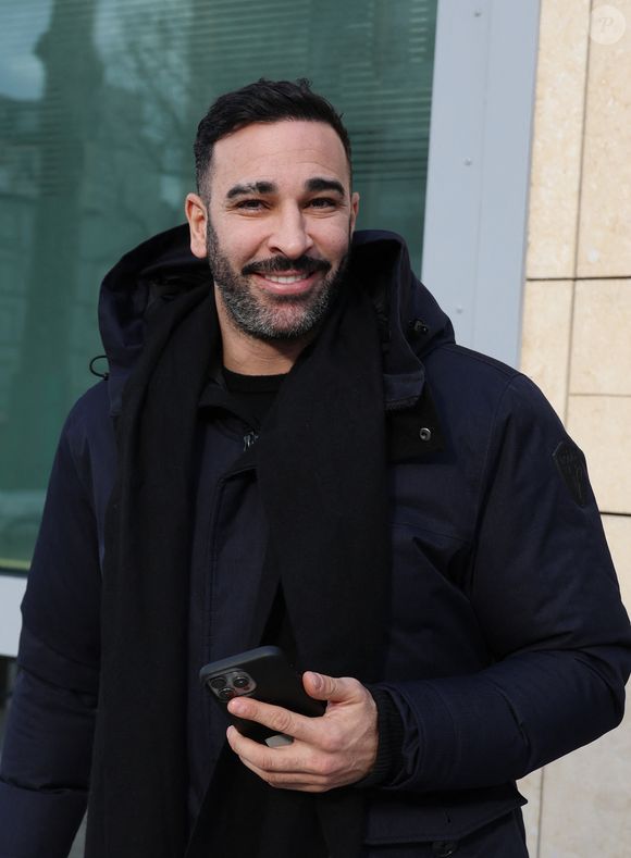 Exclusif - Adil Rami à la sortie des studios de RTL à Neuilly-sur-Seine, France, le 10 janvier 2025. © Bestimage