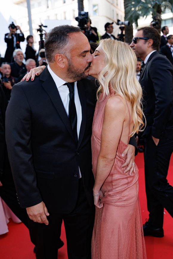 François-Xavier Demaison et sa femme Anaïs Tihay - Montée des marches du film " Amarga Navidad " lors du 79ème Festival International du Film de Cannes, le 19 mai 2026. © Jacovides-Moreau / Bestimage
