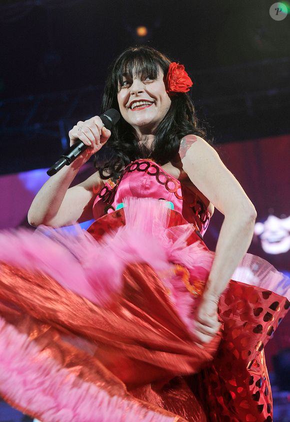 La chanteuse Lio - Concert "Stars 80". Paris, le 12 avril 2013. Agence / Bestimage