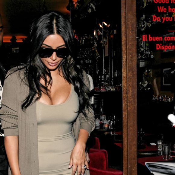 Kim Kardashian et Kanye West quittent le studio de Karl Lagerfeld, à Paris, France, le 13 juin 2016.

Photo : Agence / Bestimage