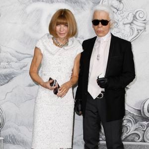 Anna Wintour et Karl Lagerfeld au photocall du défilé de mode haute-couture Chanel, le 3 juillet 2012. 

Photo : Rindoff-Borde / Bestimage
