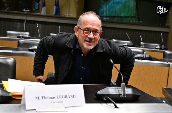 Thomas Legrand est auditionné par la commission d'enquête sur l'audiovisuel public à l'Assemblée nationale à Paris, France, le 18 décembre 2025. © Christian Liewig/Bestimage