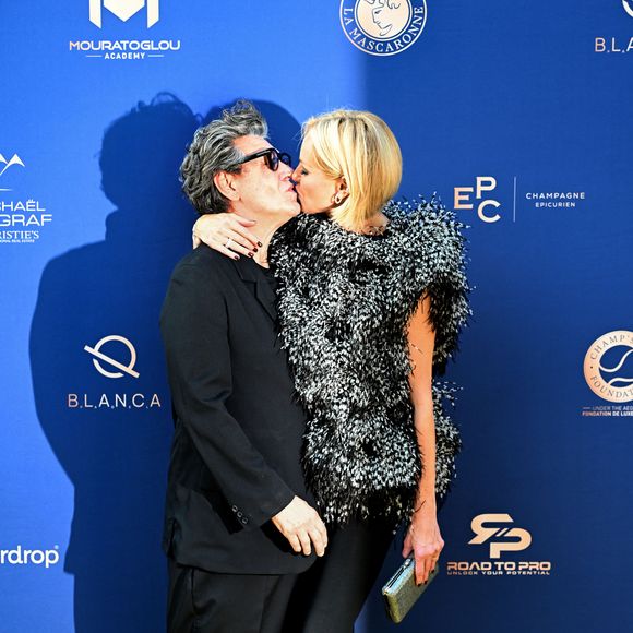 Marc Lavoine et sa compagne Adriana Karembeu - 11ème édition du Gala de charité de Patrick Mouratoglou à la Mouratoglou Academy & Resort à Biot le 21 juin 2025.  © Bruno Bebert/Bestimage