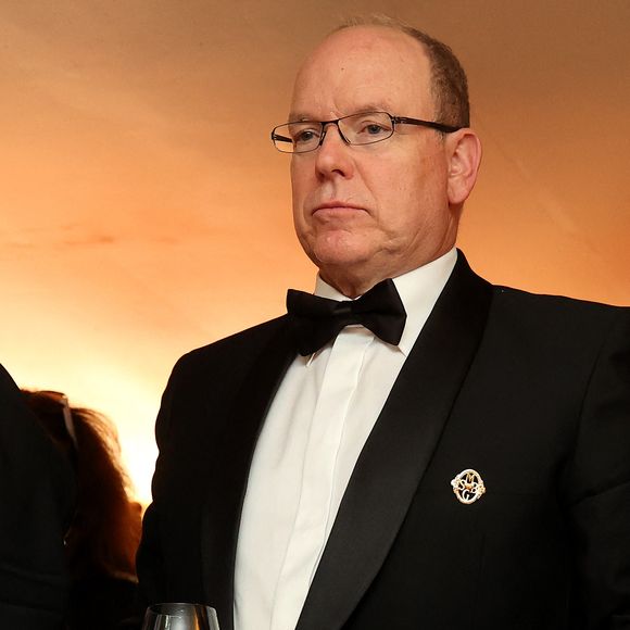 Le prince Albert II de Monaco lors de la fête de la fleur et l'intronisation de personnalités commandeurs et ambassadeurs par la Commanderie du Bontemps au Château Smith Haut Lafitte à Martillac le 27 avril 2023.

© Fabien Cottereau / Patrick Bernard / Bestimage