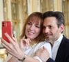 Les deux artistes ont officialisé leur belle relation amoureuse en septembre 2021.

Exclusif -  Stéfanie Jarre et son compagnon Laurent Arcaro en Face Time avec Michel Drucker - Michel Drucker assiste en FaceTime à la cérémonie de remise des insignes de commandeure de l'ordre national du mérite à Jacqueline Franjou 
DOMINIQUE JACOVIDES / BESTIMAGE