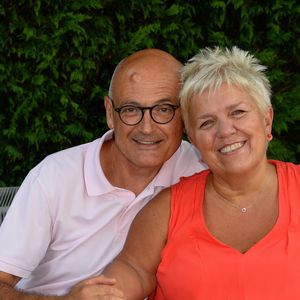 Cette perte de mobilité a profondément bouleversé son quotidien, mais également son couple avec Benoist Gérard, son mari depuis 2005.

Benoist Gérard et sa femme Mimie Mathy - 9ème Festival du Film Francophone d'Angoulême - Jour 5, le 26 août 2016. © Coadic Guirec/Bestimage
