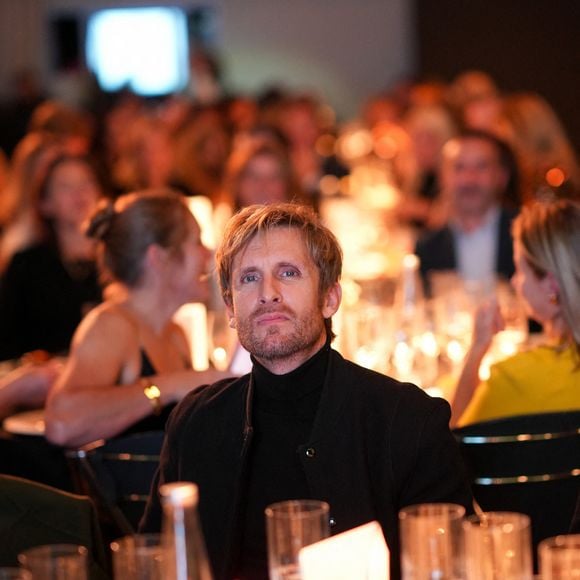 Philippe Lacheau lors de la soirée annuelle de gala de l'association Hope au pavillon Gabriel à Paris le 14 octobre 2025.
L’association HOPE propose, à travers l’équithérapie et de nombreux ateliers artistiques, un accompagnement destiné aux femmes qui, après l’annonce de leur cancer, souhaitent se reconstruire émotionnellement et retrouver confiance en elles, au-delà du parcours médical.

© Anne-Sophie Guebey / Bestimage