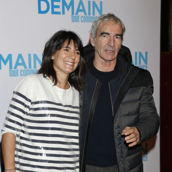 Estelle Denis et son compagnon Raymond Domenech lors de l'avant-première du film "Demain tout commence" au Grand Rex à Paris le 28 novembre 2016.