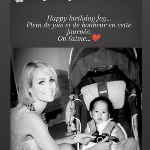 Des photos souvenirs remplies d'émotions.

Capture d'écran de la story Instagram de Læticia Hallyday.