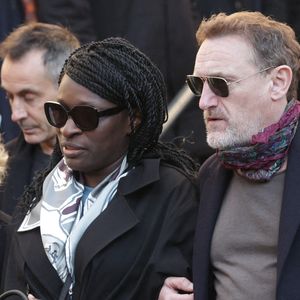 Une relation passée qui est revenue sous le feu des projecteurs alors que l'acteur est décédé le 3 octobre 2024 et qu'il vivait en couple avec Ramatoulaye Diop...

Ramatoulaye Diop et Jean-Paul Rouve quittant la cérémonie des funérailles de l'acteur français Michel Blanc à l'église Saint Eustache à Paris, France, le 10 octobre 2024. Photo par Nasser Berzane/Abaca