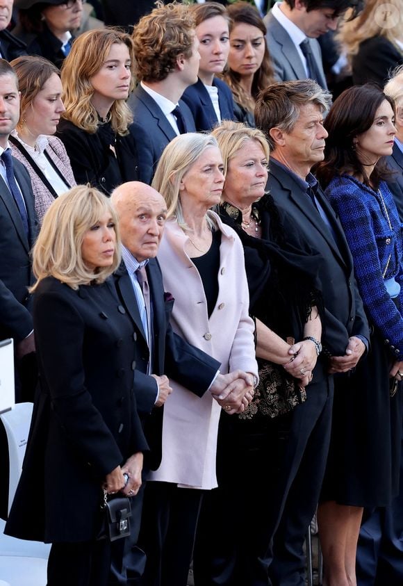 Brigitte Macron, Louis Edouard Carrère, Nathalie Carrère, Marina Carrère d'Encausse, Emmanuel Carrère lors de l'hommage à Hélène Carrère d’Encausse aux Invalides à Paris le 3 octobre 2023. © Dominique Jacovides / Bestimage