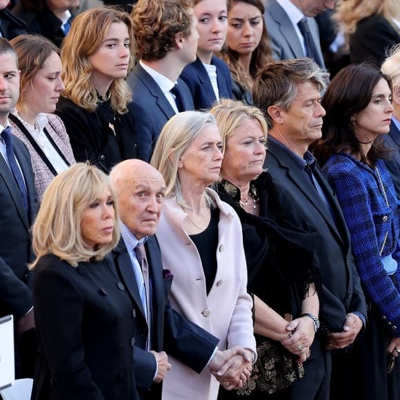 Brigitte Macron, Louis Edouard Carrère, Nathalie Carrère, Marina Carrère d'Encausse, Emmanuel Carrère lors de l'hommage à Hélène Carrère d’Encausse aux Invalides à Paris le 3 octobre 2023. © Dominique Jacovides / Bestimage