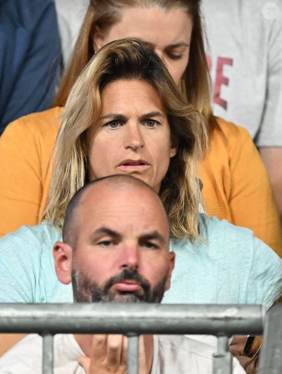 Amélie Mauresmo - Les célébrités assistent à l'épreuve de tennis de table du tournoi par équipes du Quart de Finale entre le France et le Brésil  du tournoi par équipes lors des Jeux Olympiques de Paris 2024 (JO) à l'Arena Paris Sud, à Paris, France, le 7 août 2024. © Jacovides-Perusseau/Bestimage