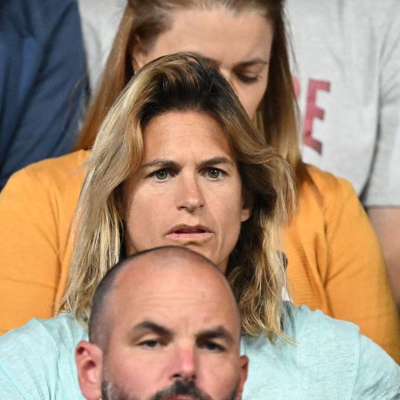 Amélie Mauresmo - Les célébrités assistent à l'épreuve de tennis de table du tournoi par équipes du Quart de Finale entre le France et le Brésil  du tournoi par équipes lors des Jeux Olympiques de Paris 2024 (JO) à l'Arena Paris Sud, à Paris, France, le 7 août 2024. © Jacovides-Perusseau/Bestimage