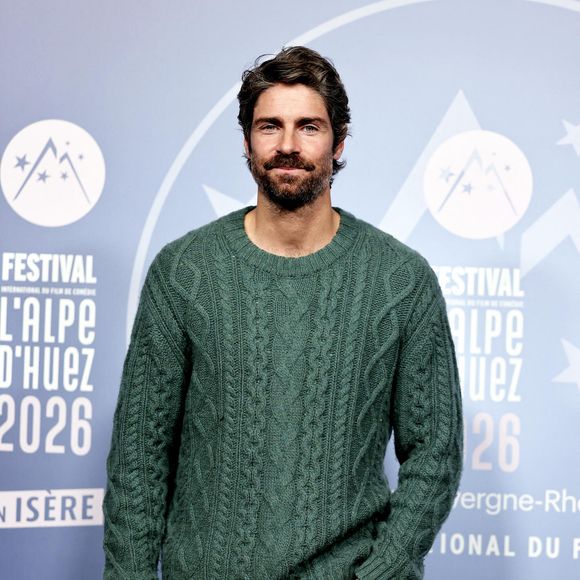 Tom Leeb - Tapis rouge lors du 29ème Festival International du Film de Comédie de l'Alpe d'Huez le 22 Janvier 2026. © Dominique Jacovides/Bestimage