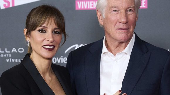 Richard Gere a choisi de quitter les Etats-Unis pour sa femme plus jeune que lui : le couple s'offre une soirée glamour dans le pays où il vit