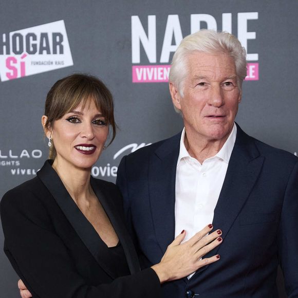 Richard Gere a choisi de déménager en Espagne pour sa femme Alejandra

Richard Gere, Alejandra Gere assistent à la première de 'Lo que nadie quiere ver (Ce que personne ne veut voir)' au cinéma Callao le 24 novembre 2025 à Madrid, Espagne. (Credit Image : © Jack Abuin/ZUMA Press Wire)