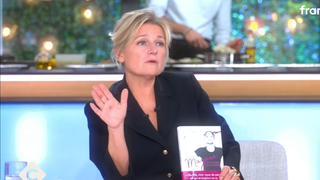 "Je m'adresse à mes fils" : Anne-Elisabeth Lemoine évoque ses enfants Arthur et Vasco dans C à Vous, mais ça ne va pas forcément leur plaire...