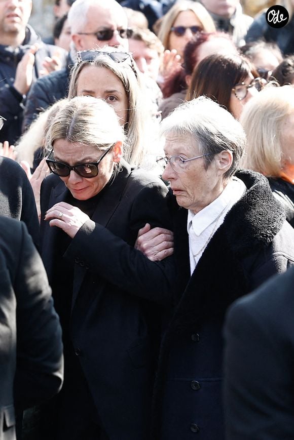 Sa disparition avait profondément bouleversé le monde du spectacle.

Audrey Salomone et la mère de Bruno Salomone - Sorties des obsèques de Bruno Salomone en l'église Sainte-Anne de Polangis de Joinville-le-Pont (Val-de-Marne) le 23 mars 2026. © Cyril Moreau - Dominique Jacovides / Bestimage