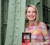 Rapidement exploitée au quotidien, elle a dû faire face aux intentions déplacées du père de famille qui avait décidé de faire d'elle sa maîtresse. 

Sidonie Bonnec lors du 5ème festival du Livre de Paris au Grand Palais à Paris, France, le 18 avril 2026. Les 17, 18 et 19 avril 2026, le Festival du livre de Paris célébrera les livres et la lecture, sous toutes ses formes, pour tous les publics. © Cédric Perrin/BestImage