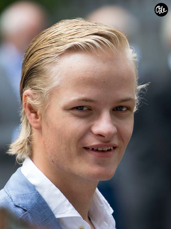 Le jeune homme de 29 ans a été reconnu coupable de deux des quatre viols dont il était accusé, de violences envers une ex-compagne, de menaces et d'infractions au code de la route

Marius Borg Hoiby - La famille royale de Norvège lors de la garden-party organisée à Trondheim le 23 juin 2016 pour célébrer le 25e anniversaire du règne du roi Harald de Norvège. Royalportraits Europe/Bernard Rubsamen / Bestimage
