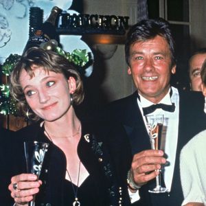 Il y a plus de trente ans, Patricia Kaas rencontrait pour la première fois Alain Delon.

Patricia Kaas et Alain Delon à Paris @ANGELI-RINDOFF / BESTIMAGE