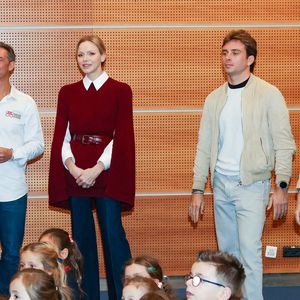 Tout au long de cette fameuse matinée, les enfants ont été sensibilisés à la prévention de la noyade à Monaco

La princesse Charlène de Monaco au Grimaldi Forum, accompagnée du champion monégasque de descente en apnée, Pierre Frolla, et la nouvelle directrice de sa Fondation Mme Anne Boggio, pour accueillir tous les élèves de Cours Préparatoire (CP) de Monaco (316 enfants) pour une matinée de sensibilisation à la prévention de la noyade à Monaco, le 28 novembre 2025. Claudia Albuquerque/Bestimage