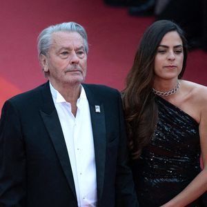 Anouchka Delon et Alain Delon assistant à la cérémonie de remise des prix l'honorant d'une Palme d'honneur d'or dans le cadre du 72e Festival international du film de Cannes à Cannes, France, le 19 mai 2019. ©  Aurore Marechal/ABACAPRESS.COM