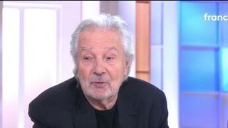 Pierre Arditi évoque son mode de vie particulier avec son épouse Évelyne Bouix