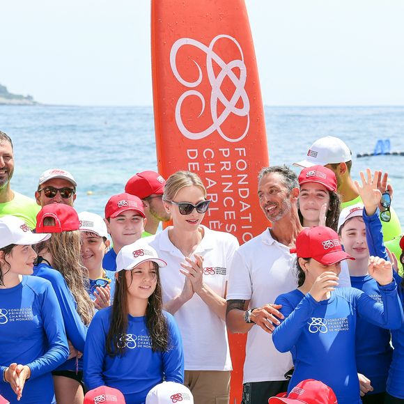La princesse Charlène de Monaco et Pierre Frolla lors de la journée "Water Safety Day, pour la prévention de la noyade" sur la plage du Larvotto de Monaco, le 17 juin 2025. Cet événement est organisé par sa Fondation, le Centre de Sauvetage Aquatique de Monaco (CSAM) en partenariat avec la Croix-Rouge monégasque. © Claudia Albuquerque/Bestimage