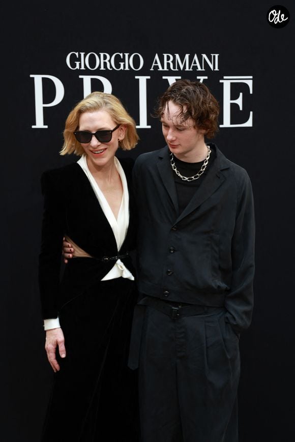 Cate Blanchett et son fils Ignatius Martin Upton au défilé Giorgio Armani Privé "Collection Haute Couture Automne/Hiver 2026-2027" lors de la Fashion Week de Paris, le 7 juillet 2026.

Florian Lavielle / Bestimage