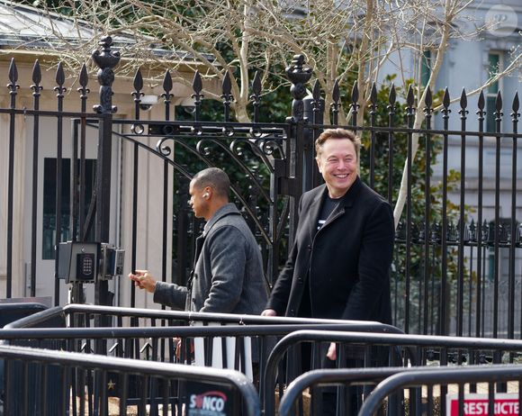 On a également connaissance d'un test qu'il soumet en entretien d'embauche. Une question qu'il posait automatiquement.

Le 13 février 2025 : Elon Musk sort d'un entretien avec le Premier ministre indien, à Washington.(Credit Image: © Andrew Leyden/ZUMA Press Wire)