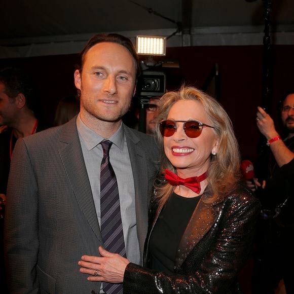 Archives -  En France, à Paris, Véronique SANSON et son fils Christopher STILLS (Chris STILLS) lors des 28ème VICTOIRES DE LA MUSIQUE 2013 au Zénith. Le 8 février 2013
© Christophe Aubert via Bestimage