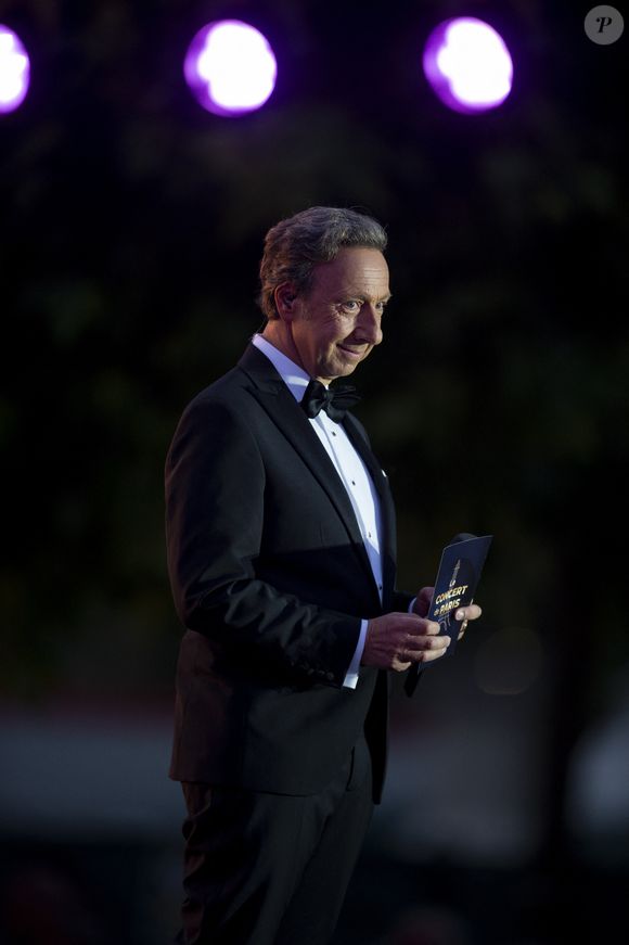 Qu'à cela ne tienne, Stéphane Bern ne s'est pas laissé intimider.

Exclusif - Stéphane Bern - 13ème édition du Concert de Paris aux pieds de la Tour Eiffel à l'occasion de la fête nationale du 14 juillet proposé par Radio France, France Télévisions, la Ville de Paris, et Électron Libre Productions.

© Perusseau / Clovis / Bestimage