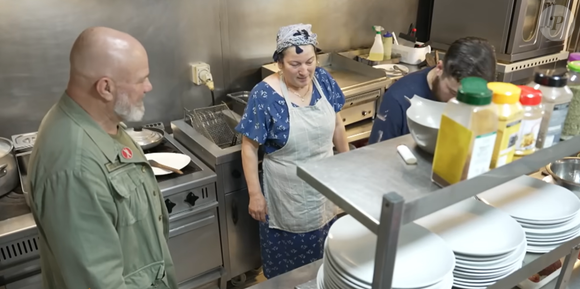 Et noté 4,2/5 par les avis des clients sur Google.

Philippe Etchebest s'est rendu dans le restaurant routier de Bachir pour "Cauchemar en cuisine".