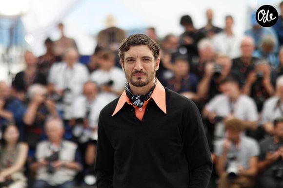 Niels Schneider au photocall du film "La Bataille De Gaulle: L'Âge De Fer" (De Gaulle: Tilting Iron) lors du 79ème Festival International du Film de Cannes, France, le 21 mai 2026. © Jacovides-Moreau/Bestimage