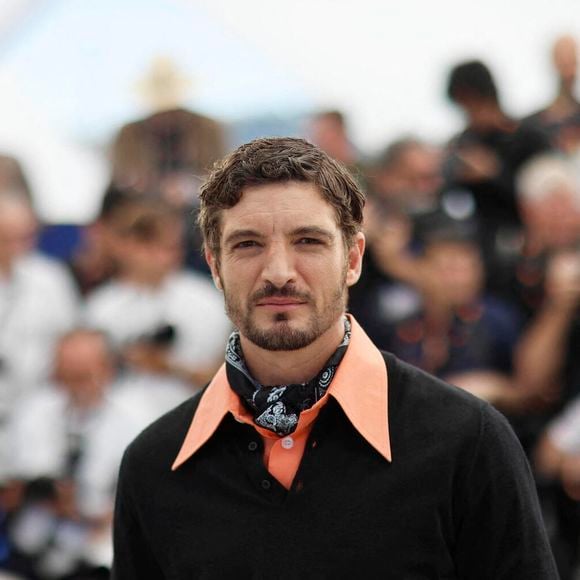 Niels Schneider au photocall du film "La Bataille De Gaulle: L'Âge De Fer" (De Gaulle: Tilting Iron) lors du 79ème Festival International du Film de Cannes, France, le 21 mai 2026. © Jacovides-Moreau/Bestimage