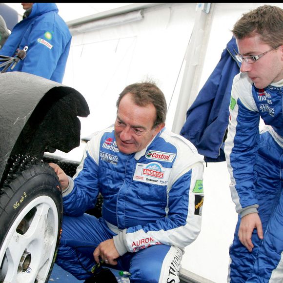 Père et fils ont mainte fois participer à des circuits ensemble

JEAN PIERRE PERNAUT & SON FILS OLIVIER PERNAUT DANS LEUR STAND . 19EME TROPHEE ANDROS A VAL THORENS . © Guillaume Gaffiot/Bestimage