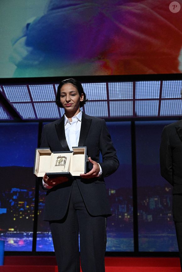 Nadia Melliti accepte le Prix de la Meilleure Actrice pour "La Petite Sœur" sur scène lors de la cérémonie de clôture du 78ème Festival de Cannes au Palais des Festivals le 24 mai 2025 à Cannes, France, le 24 mai 2025. Photo de David Niviere/ABACAPRESS.COM
