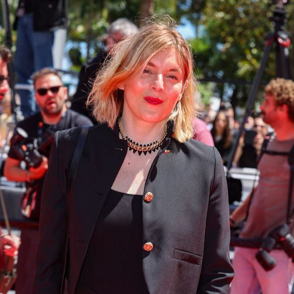Valérie Donzelli monte les marches du film "Moulin" lors du 79ème Festival International du Film de Cannes, le 17 mai 2026.

© Jacovides-Moreau / Bestimage