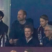 Grand frisson pour le Prince William et son fils George face au PSG, entourés d'un membre très proche et de sa femme enceinte