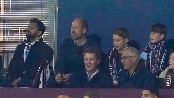 Grand frisson pour le Prince William et son fils George face au PSG, entourés d'un membre très proche et de sa femme enceinte