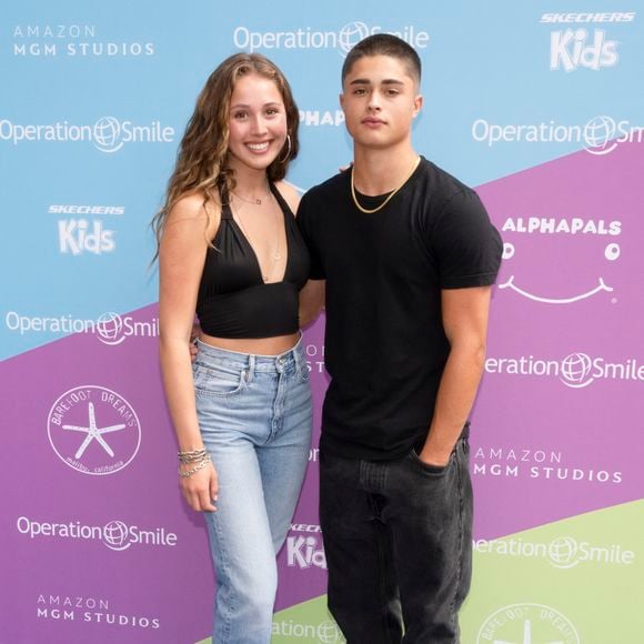 À seulement 18 ans, Shaya vient de franchir une étape importante en lançant BUILD, un nouveau concept d'entraînement développé aux côtés de Maria Chase, figure reconnue du fitness à Los Angeles.

Shaya Charvet au Photocall de l'événement "Operation Smile's Malibu FamilyFest 2024" à Malibu le 1er juin 2024.
 © Billy Bennight/ZUMA Press Wire / Bestimage