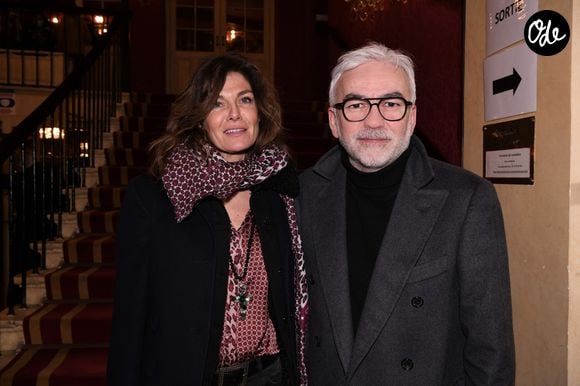 Toutefois, c'est la légende de cette publication qui a le plus attiré les regards.

Exclusif - Pascal Praud et sa compagne Catherine lors de la première de la pièce de théâtre "L'avare" au Théâtre des Variétés à Paris le 15 janvier 2022.

© Rachid Bellak / Bestimage