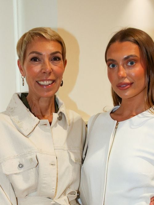 "Ma vie s'est arrêtée" : Après le départ soudain de sa mère, Mathilde Favier, sa fille Héloïse s'exprime