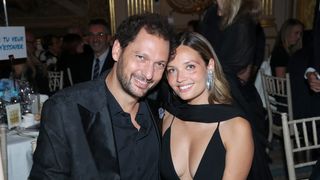 Éric Antoine : Sa femme Gennifer Demey en robe de gala et tenue de pom-pom girl au concours Miss France, elle partage des images qui datent d'il y a déjà 9 ans