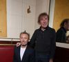 Alain Souchon et son fils Pierre Souchon lors de la 90ème édition au café Les Deux Magots, pour la causerie "L'esprit rive gauche selon A.Souchon", le 25 septembre 2023 à Paris. Denis Guignebourg / Bestimage