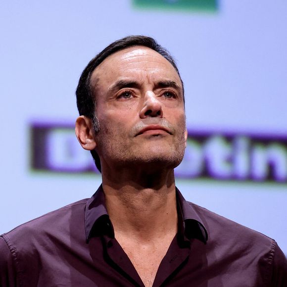 Anthony Delon est un touche-à-tout. Le fils aîné d'Alain Delon a fait du cinéma, du doublage, du théâtre, des séries télé, de la chanson, du sport automobile à un haut niveau, et il a même publié plusieurs livres.

Anthony Delon, lors de la clôture du Festival Lumière de Lyon, qui a rendu un hommage tout particulier à son père, Alain Delon, en projetant "Plein Soleil" de René Clément. Halle Tony Garnier, à Lyon, France. © Dominique Jacovides/Bestimage