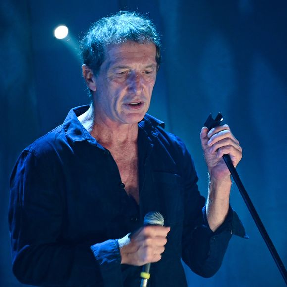 Miossec en concert sur la scène du Grand théâtre de la Coursive lors des Francofolies de La Rochelle, le 11 juillet 2021, 25 ans après la sortie de son premier album, "Boire".
© MPP / Bestimage